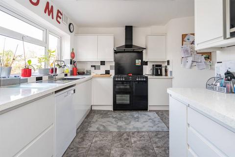 4 bedroom semi-detached house for sale, Maydowns Road, Chestfield, Whitstable