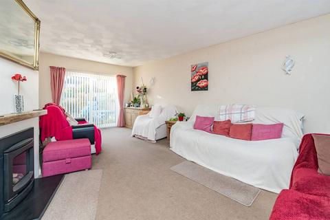 4 bedroom semi-detached house for sale, Maydowns Road, Chestfield, Whitstable