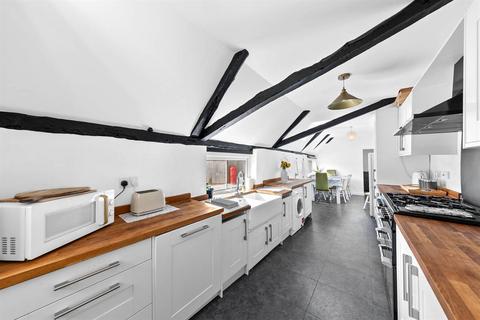 4 bedroom detached house for sale, Pean Hill, Whitstable