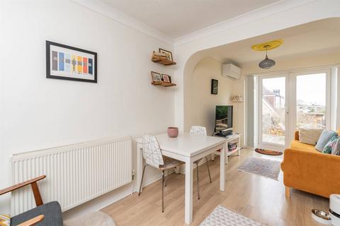 3 bedroom semi-detached house for sale, Shearwater Avenue, Whitstable