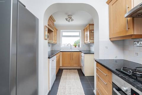 3 bedroom semi-detached house for sale, Shearwater Avenue, Whitstable