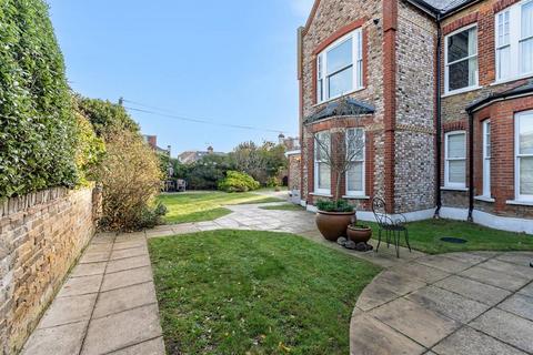 2 bedroom apartment for sale, Graystone Road, Tankerton, Whitstable