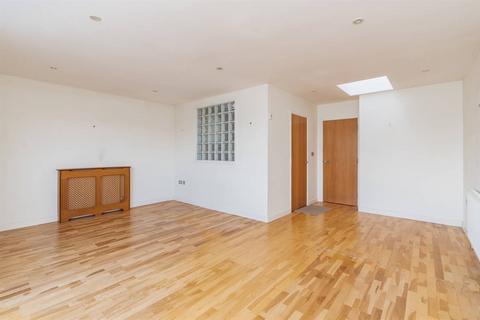 2 bedroom apartment for sale, Graystone Road, Tankerton, Whitstable