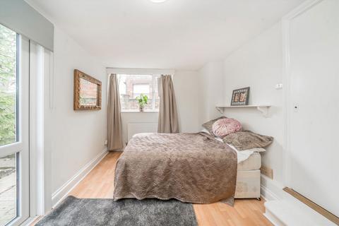 undefined, Queens Avenue, London N10