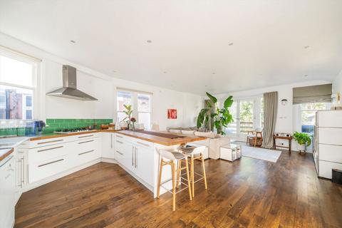 3 bedroom maisonette for sale, Hillfield Park, London N10