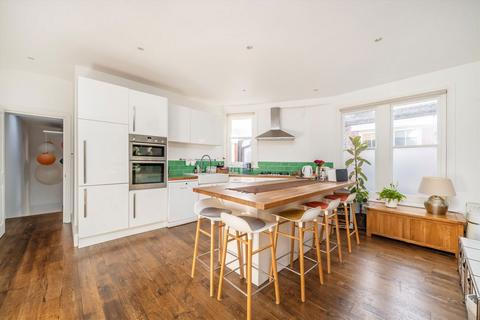 3 bedroom maisonette for sale, Hillfield Park, London N10