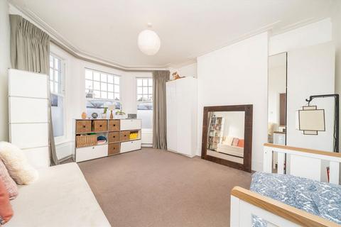 3 bedroom maisonette for sale, Hillfield Park, London N10