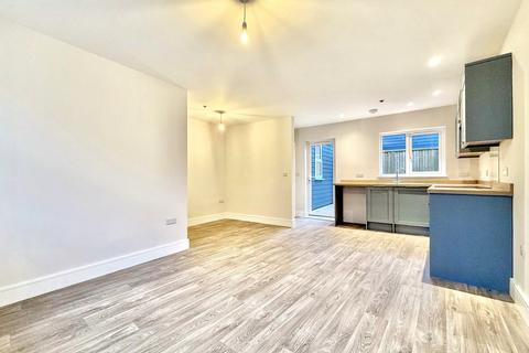 2 bedroom flat for sale, London Road, Bexhill-on-Sea, TN39