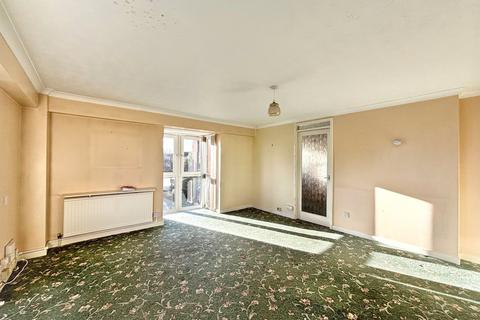 3 bedroom flat for sale, Cumberland Gardens, St Leonards-on-Sea, TN38