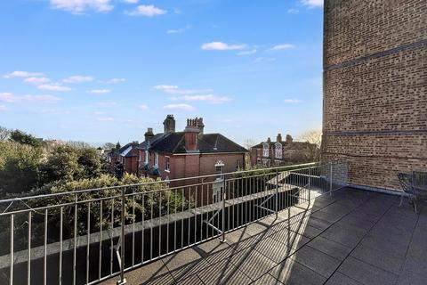 3 bedroom flat for sale, Cumberland Gardens, St Leonards-on-Sea, TN38
