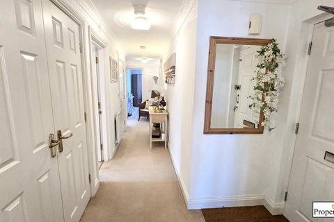 3 bedroom apartment for sale, Bedford Avenue, Bexhill-on-Sea, TN40
