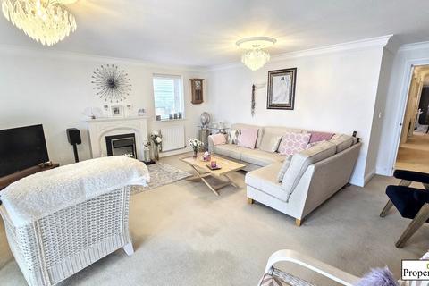 3 bedroom apartment for sale, Bedford Avenue, Bexhill-on-Sea, TN40