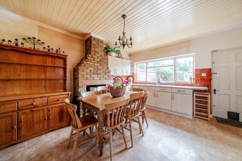 undefined, Sutton Court Road, Chiswick, London, W4