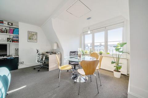 1 bedroom flat for sale, Chiswick High Road, Chiswick, London, W4
