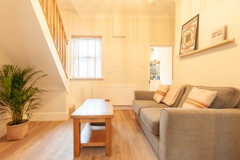 2 bedroom terraced house to rent, St Paul's Terrace, York YO24