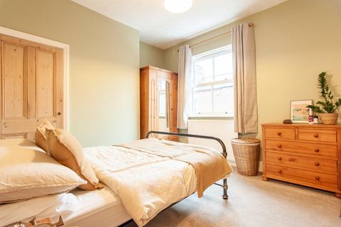 2 bedroom terraced house to rent, St Paul's Terrace, York YO24