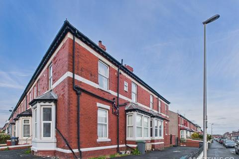 6 bedroom semi-detached house for sale - Egerton Road, Lancashire FY1