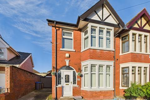3 bedroom semi-detached house for sale - Glastonbury Avenue, Lancashire FY1