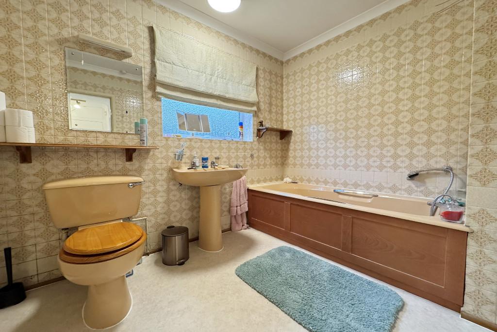 5 DC Bathroom RM