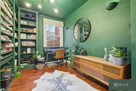 3 bedroom terraced house for sale, Churchill Road, London NW2