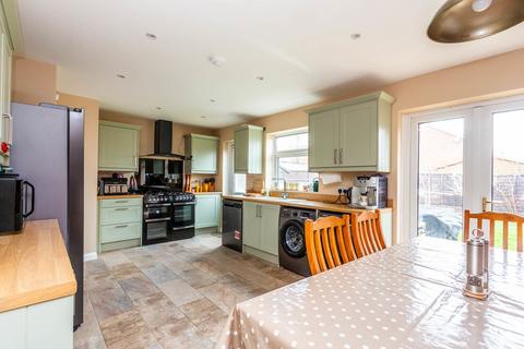4 bedroom detached house for sale, Wymington Road, Rushden NN10