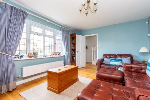 4 bedroom detached house for sale, Wymington Road, Rushden NN10