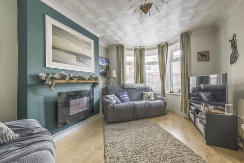 4 bedroom terraced house for sale, FERNDALE ROAD, SWINDON SN2