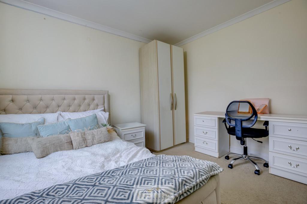 Bedroom 2.2