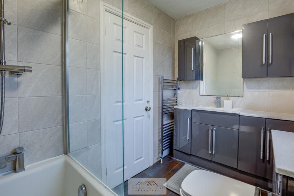 Bathroom 1.2