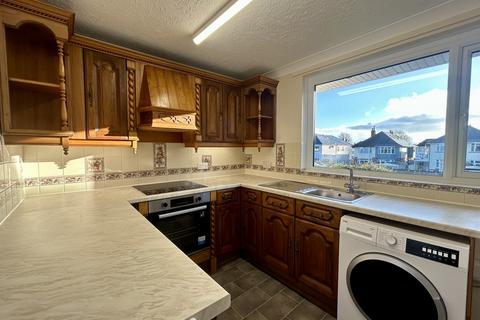 2 bedroom apartment to rent, Ropley Road, Bournemouth