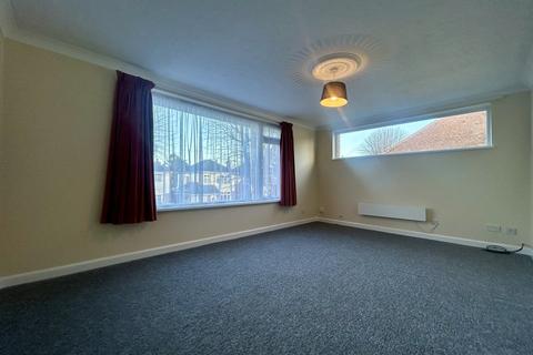 2 bedroom apartment to rent, Ropley Road, Bournemouth