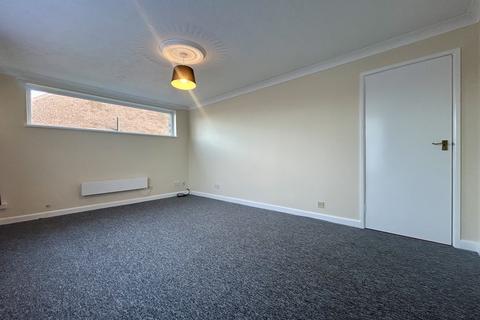 2 bedroom apartment to rent, Ropley Road, Bournemouth