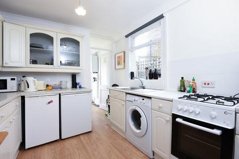 1 bedroom flat to rent, Strathblaine Road, Battersea, London, SW11