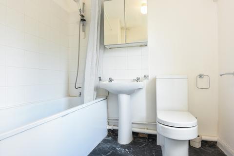 1 bedroom flat to rent, Strathblaine Road, Battersea, London, SW11
