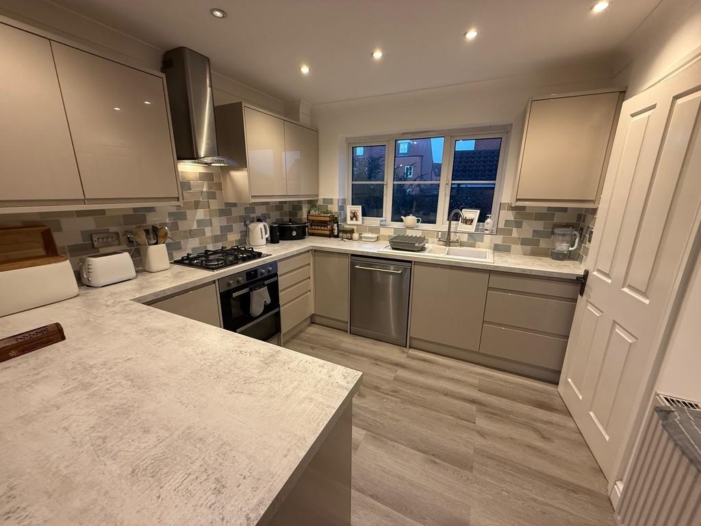 Kitchen 4