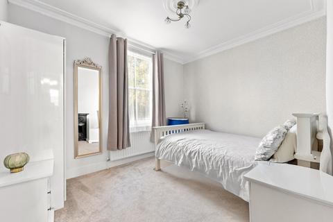 2 bedroom flat for sale, Philip Lane, London N15