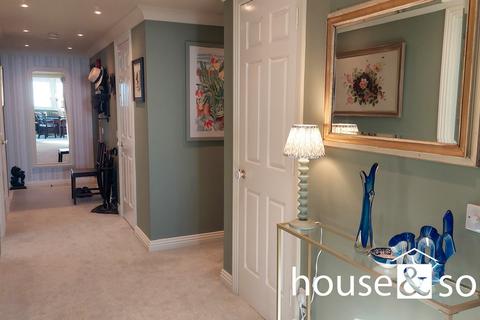 3 bedroom apartment for sale, Manor Road, East Cliff, Bournemouth