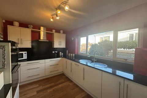 3 bedroom detached bungalow for sale, Ferndale Avenue, Clayton, Bradford