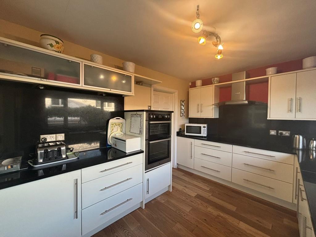 Kitchen 5