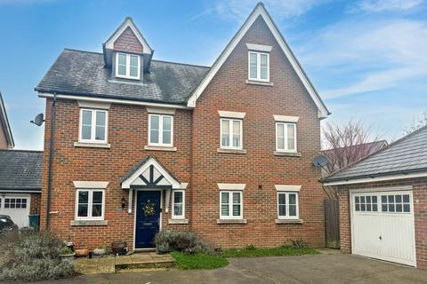Blue Leaves Avenue, Coulsdon CR5