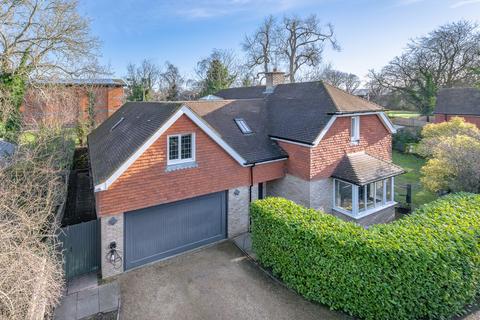 5 bedroom detached house for sale, Highbarrow Close, Purley CR8