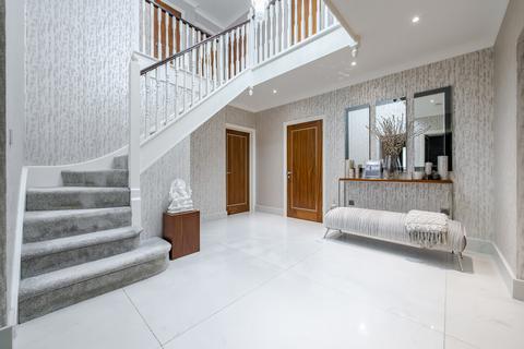 5 bedroom detached house for sale, Highbarrow Close, Purley CR8