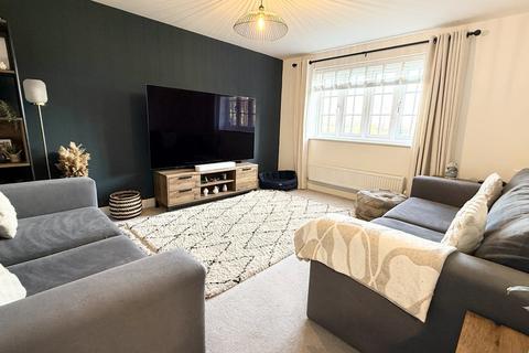 4 bedroom semi-detached house for sale, Gold Avenue, Brackley