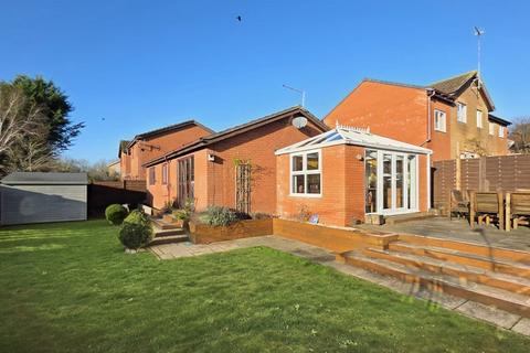 3 bedroom detached bungalow for sale - Highfield Court, Brackley