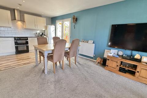 3 bedroom detached bungalow for sale, Highfield Court, Brackley