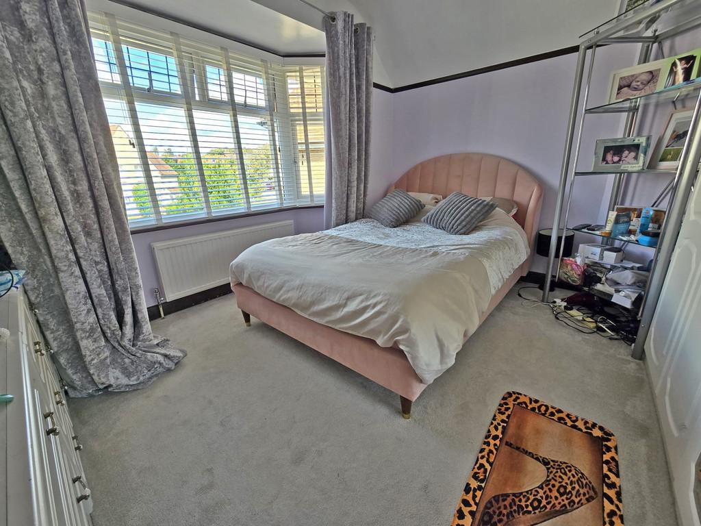 Bedroom 2 (2)