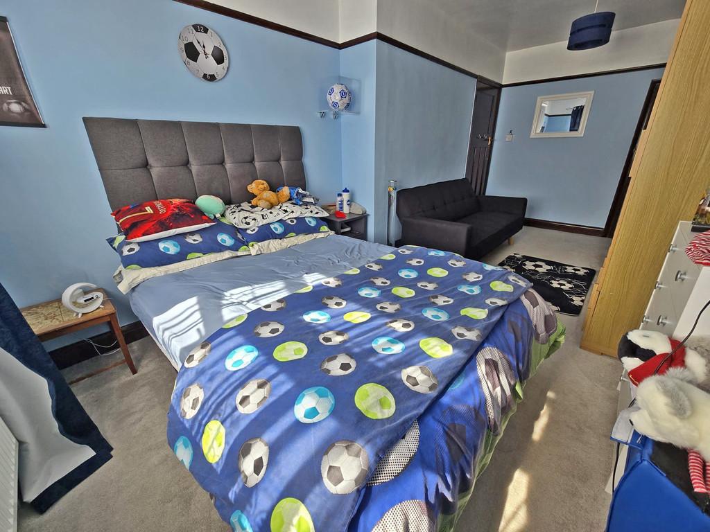 Bedroom 1 (5)