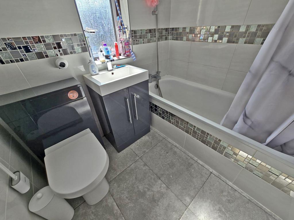 Bathroom (3)