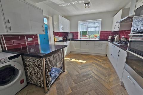 3 bedroom semi-detached house for sale, The Gardens, West Sussex BN42