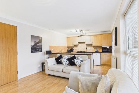2 bedroom apartment to rent, Strathblane Gardens, Glasgow G13